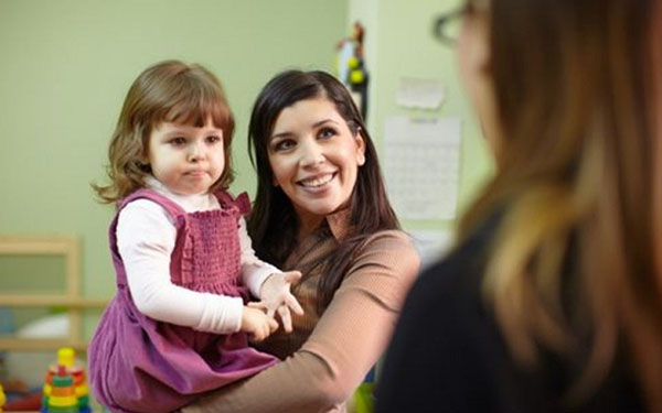 Everyday life of the kindergarten: how to conduct a dialogue with the educator