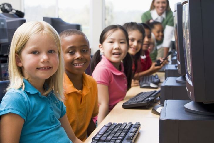 Developing computer games for younger preschoolers: an overview of sites