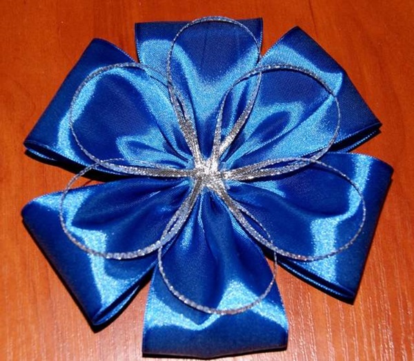 How to make a bow of satin ribbon with your own hands