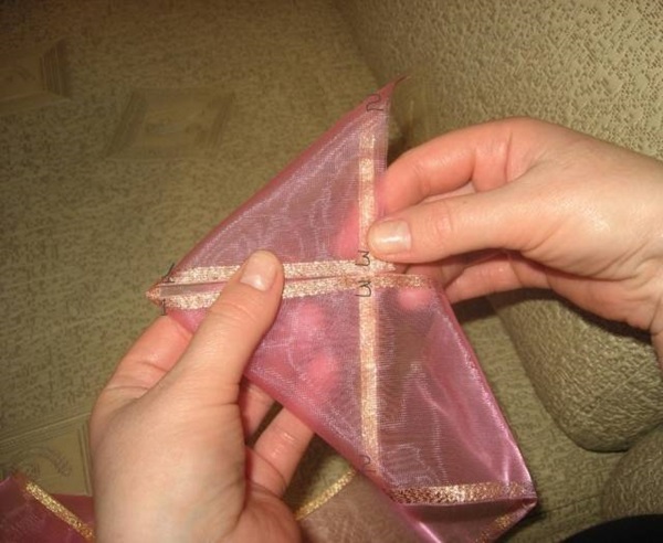 How to make a bow of satin ribbon with your own hands