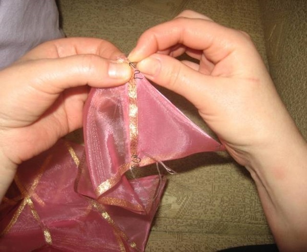 How to make a bow of satin ribbon with your own hands