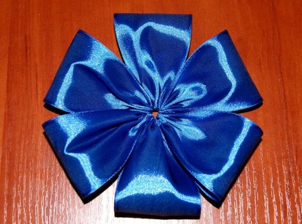 How to make a bow of satin ribbon with your own hands