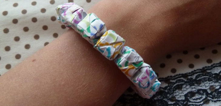 Origami bracelet from cubes