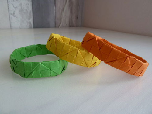 Origami bracelet from squares