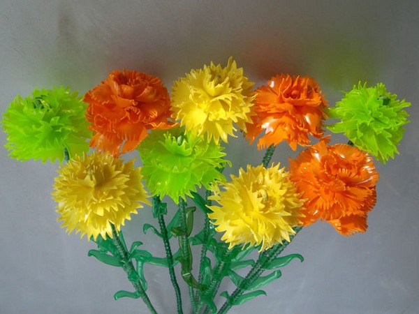Flowers from plastic bottles: a master class for making plastic crafts with their own hands Flowers from plastic bottles: a master class for making plastic crafts with their own hands
