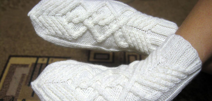 Knit mittens with knitting needles - just a beginner