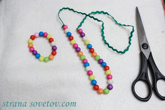 Children's set: bracelet and necklace of ribbons and beads