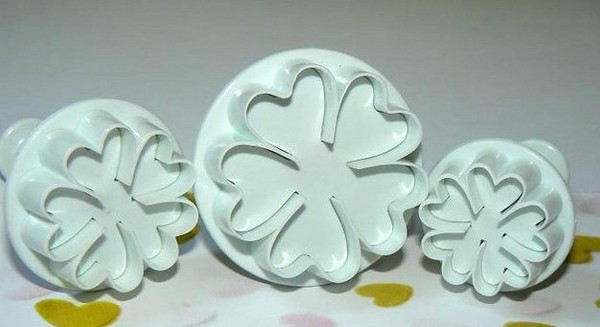 Molds for mastic with their own hands: making ornaments from mastics Molds for mastic with their own hands: making ornaments from mastics