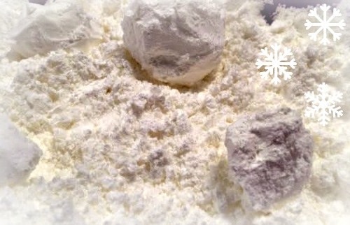 Artificial snow with own hands
