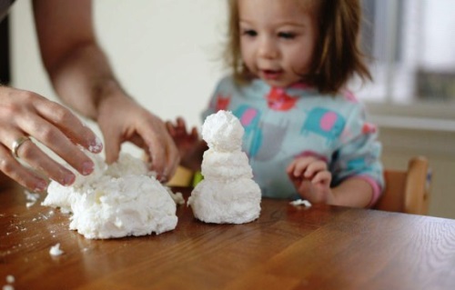 Artificial snow with own hands