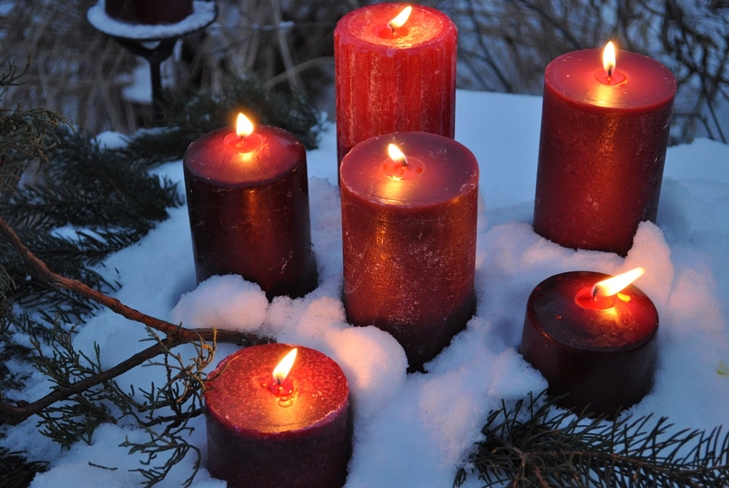 How to decorate a candle with your own hands