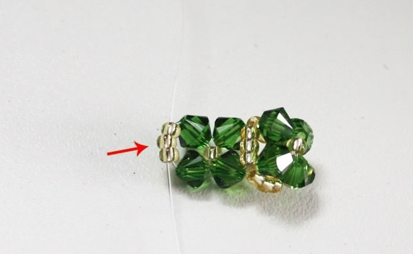 How to Make a Bead Bracelet for Beginners