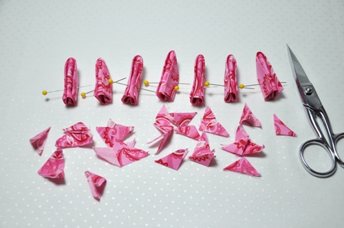 How to make flowers kanzashi from a tissue with their own hands