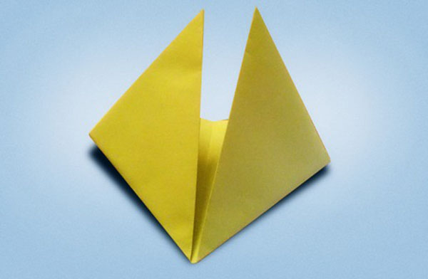 Paper self-clapper