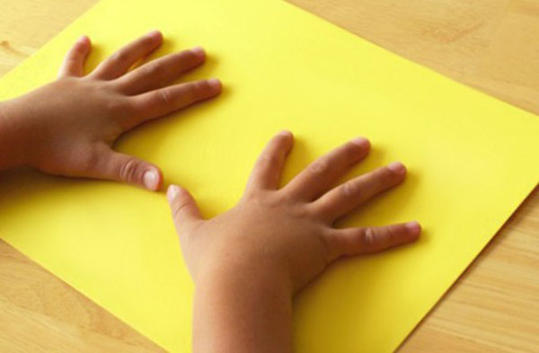 Paper self-clapper