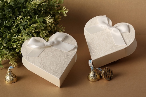 How to make a box in the shape of a heart