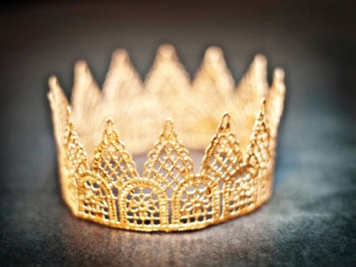 How to make a crown