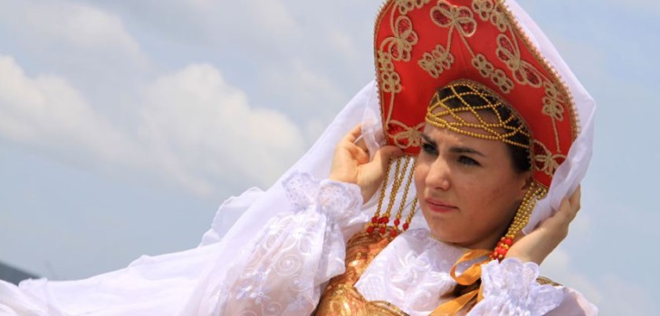 Russian kokoshnik of cardboard