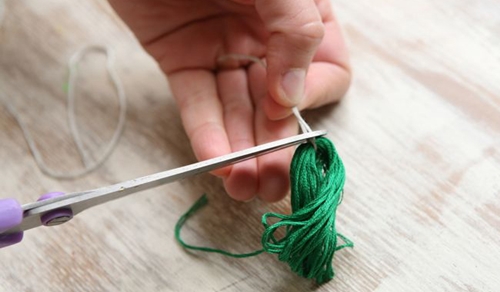 How to make earrings from threads with their own hands