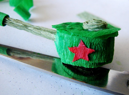 Crafts for May 9 with their own hands: a tank of paper