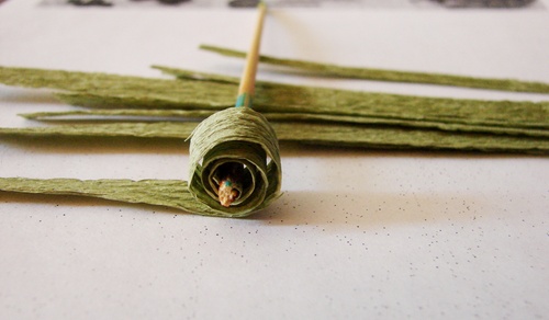Crafts for May 9 with their own hands: a tank of paper
