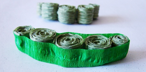 Crafts for May 9 with their own hands: a tank of paper