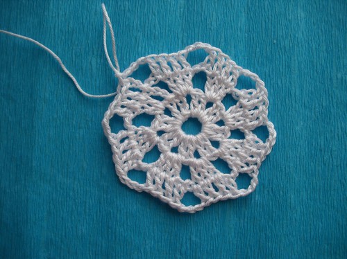 How to tie a fishnet summer vest with a crochet. Master class on crocheting a summer vest