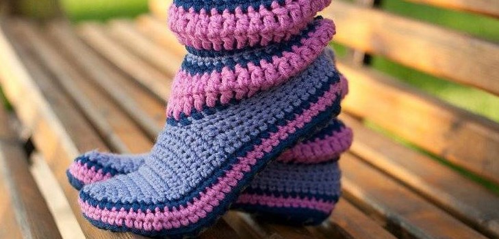 How to knit homemade slippers with knitting needles