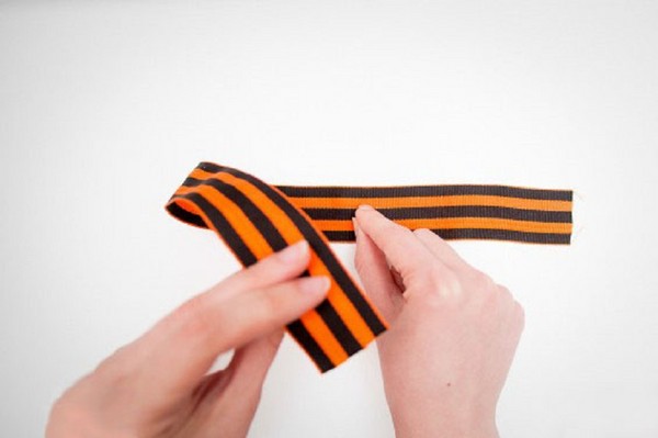 How to beautifully tie a St. George ribbon: the best ways with a photo