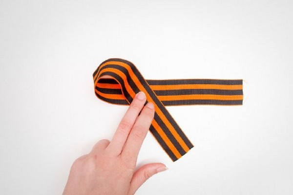 How to beautifully tie a St. George ribbon: the best ways with a photo