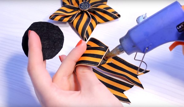 How to beautifully tie a St. George ribbon: the best ways with a photo
