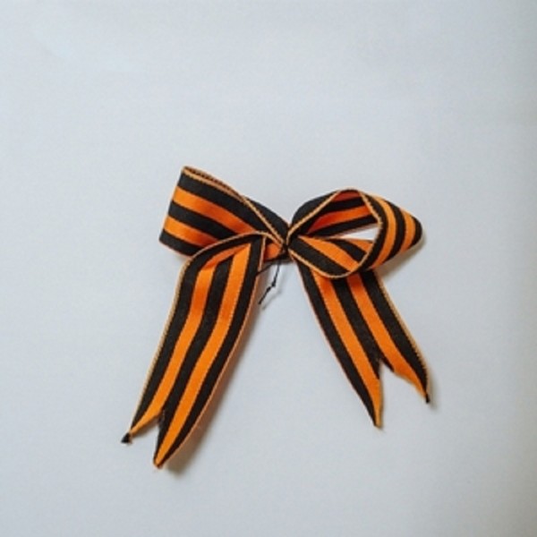How to beautifully tie a St. George ribbon: the best ways with a photo