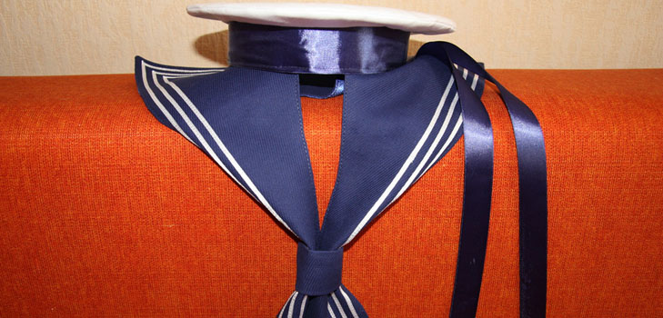 The sailor's suit with his own hands for his son or daughter