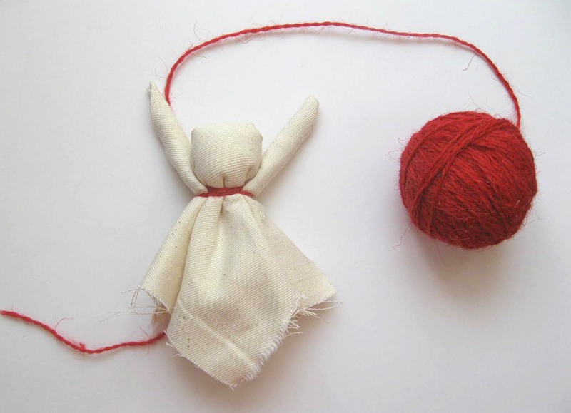 We make the Maslenitsa doll with our own hands.