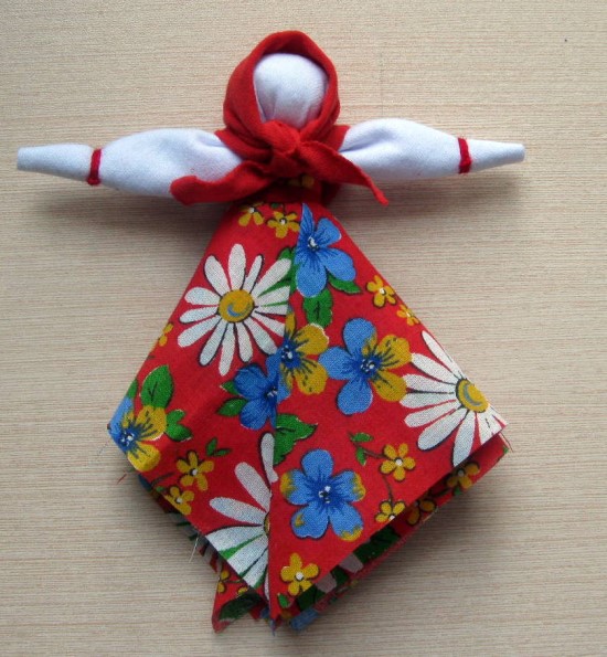 We make the Maslenitsa doll with our own hands.
