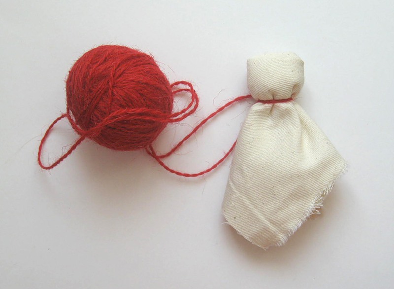 We make the Maslenitsa doll with our own hands.