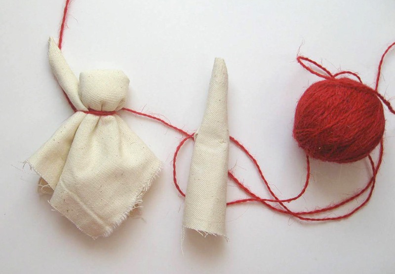We make the Maslenitsa doll with our own hands.