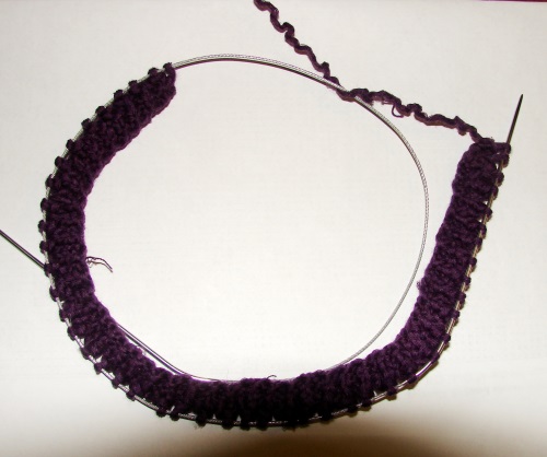 Summer hat with knitting needles