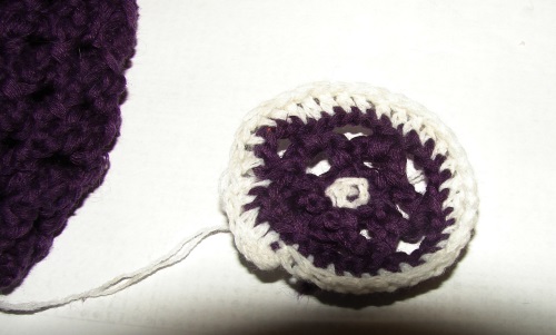 Summer hat with knitting needles