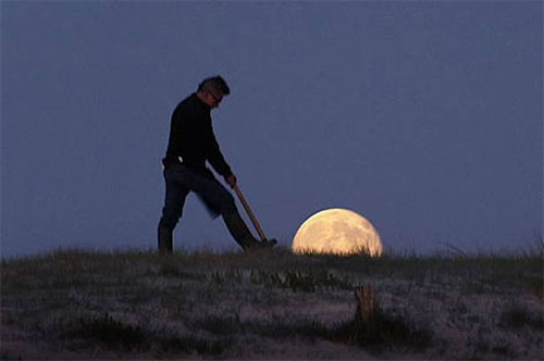 The Aging Moon Lunar calendar of the gardener and truck farmer 2015