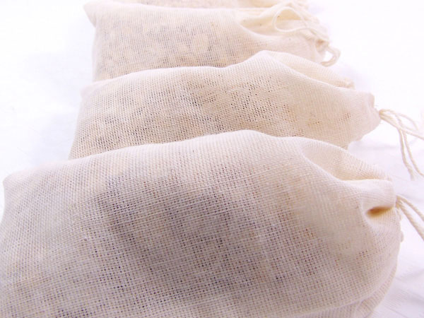 Master-class: how to make oat soap-scrub in a bag