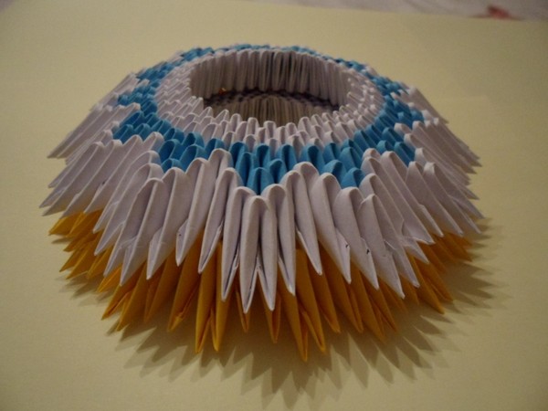 How to make a swan origami from modules - step by step instruction with photos and videos