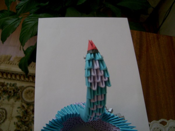 How to make a swan origami from modules - step by step instruction with photos and videos