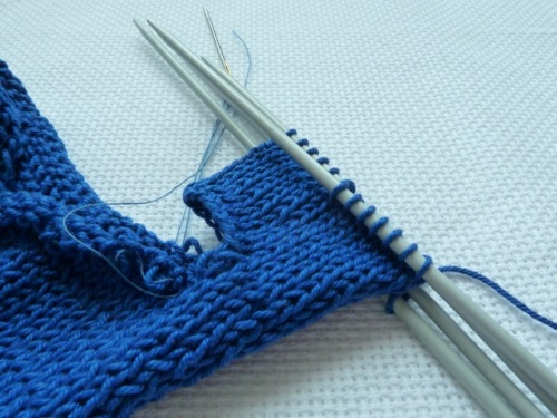Men's summer gloves without fingers with knitting needles