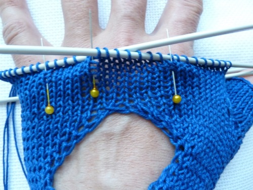 Men's summer gloves without fingers with knitting needles