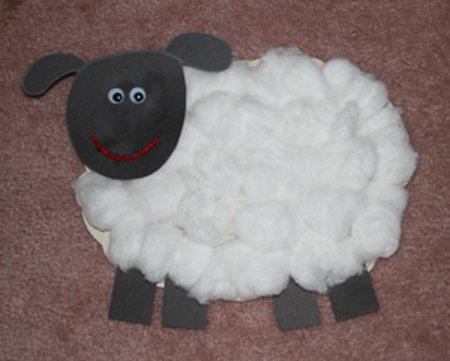 Lovely lamb from cotton balls for the new year