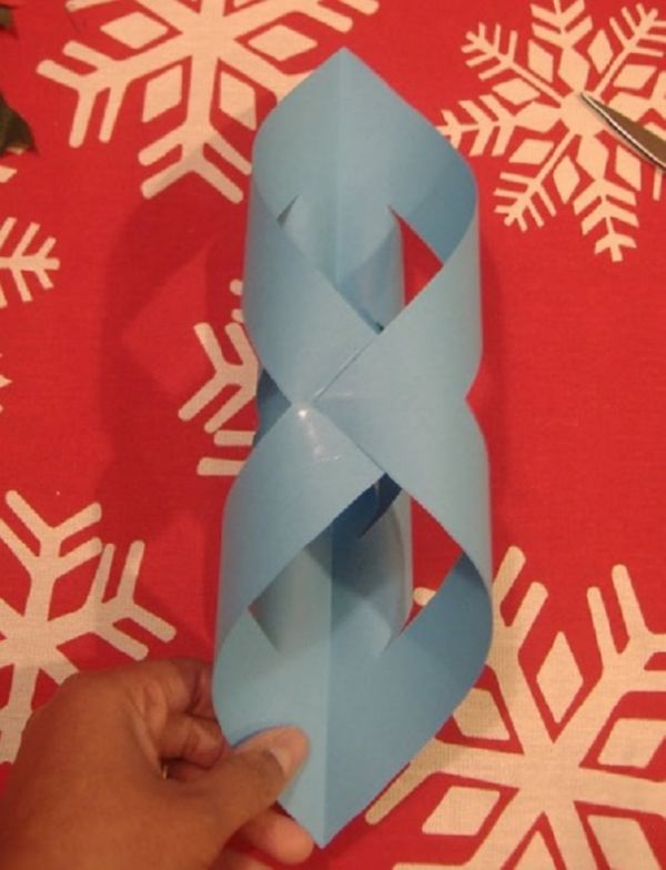 Beautiful snowflakes for the New Year of 2017 with their own hands of paper - diagrams and photos in stages. Master classes for children on large snowflakes in origami technique
