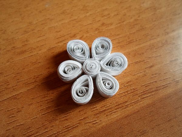 Beautiful snowflakes for the New Year of 2017 with their own hands of paper - diagrams and photos in stages. Master classes for children on large snowflakes in origami technique