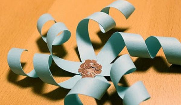 Beautiful snowflakes for the New Year of 2017 with their own hands of paper - diagrams and photos in stages. Master classes for children on large snowflakes in origami technique