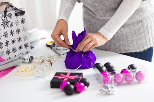 New Year packaging for gifts with your hands: photo master-class